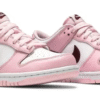 Nike Dunk Low en rosa, rojo y blanco